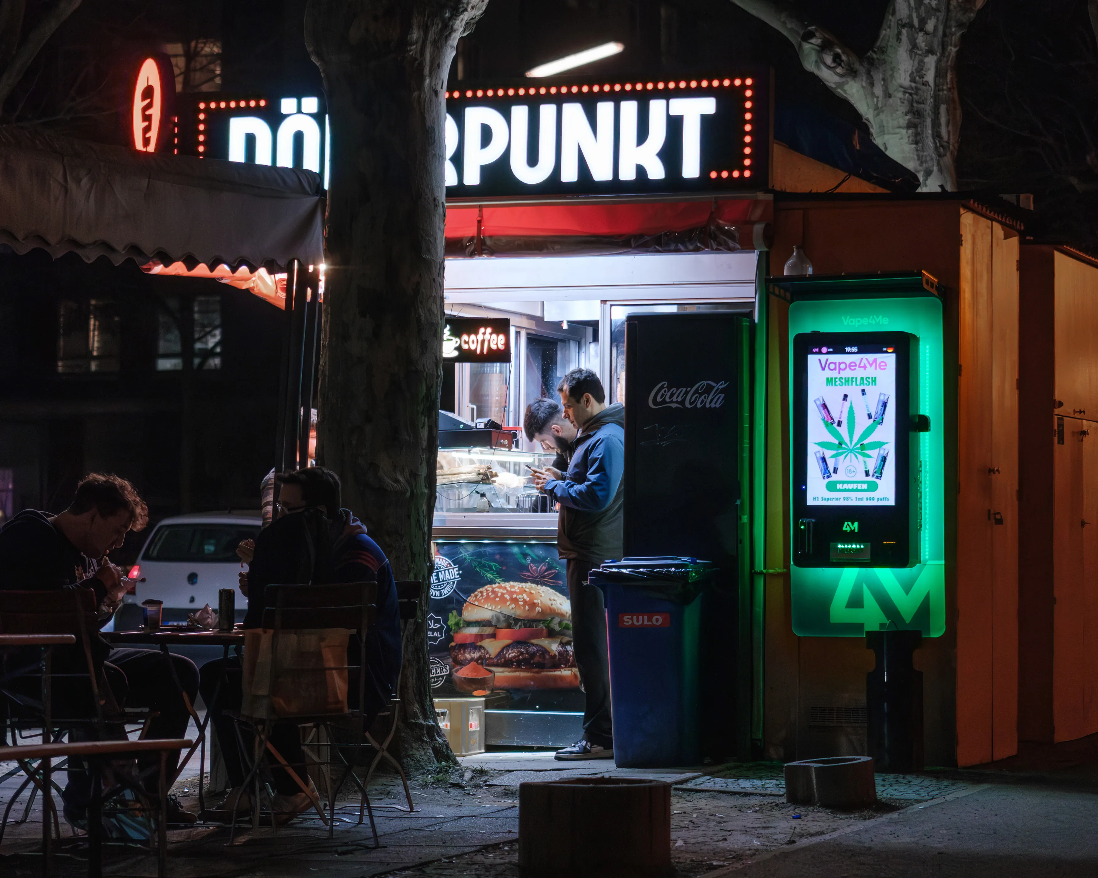 Vape4Me-Automat an einem Berliner Standort