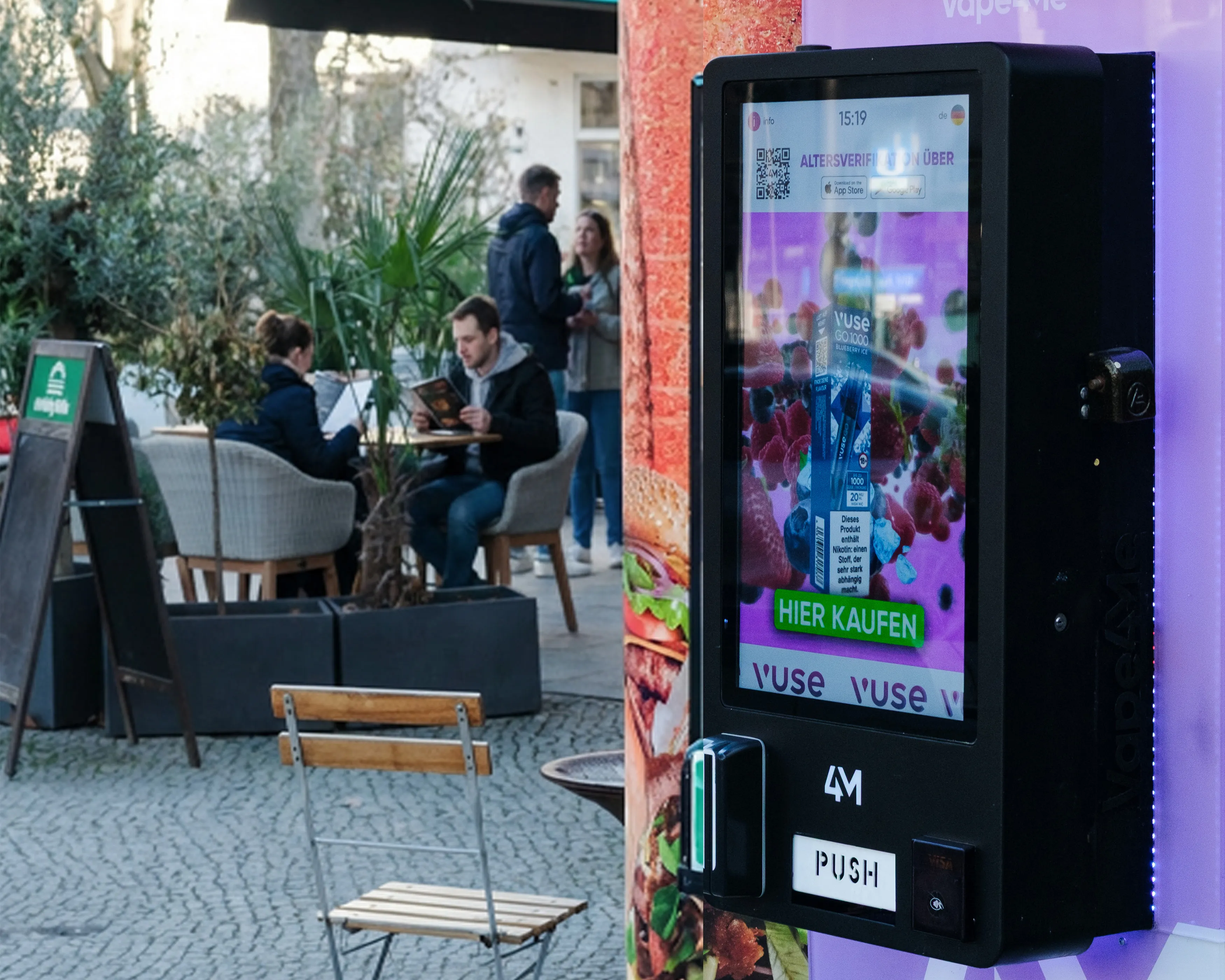 Vape4Me-Automat an einem Berliner Standort